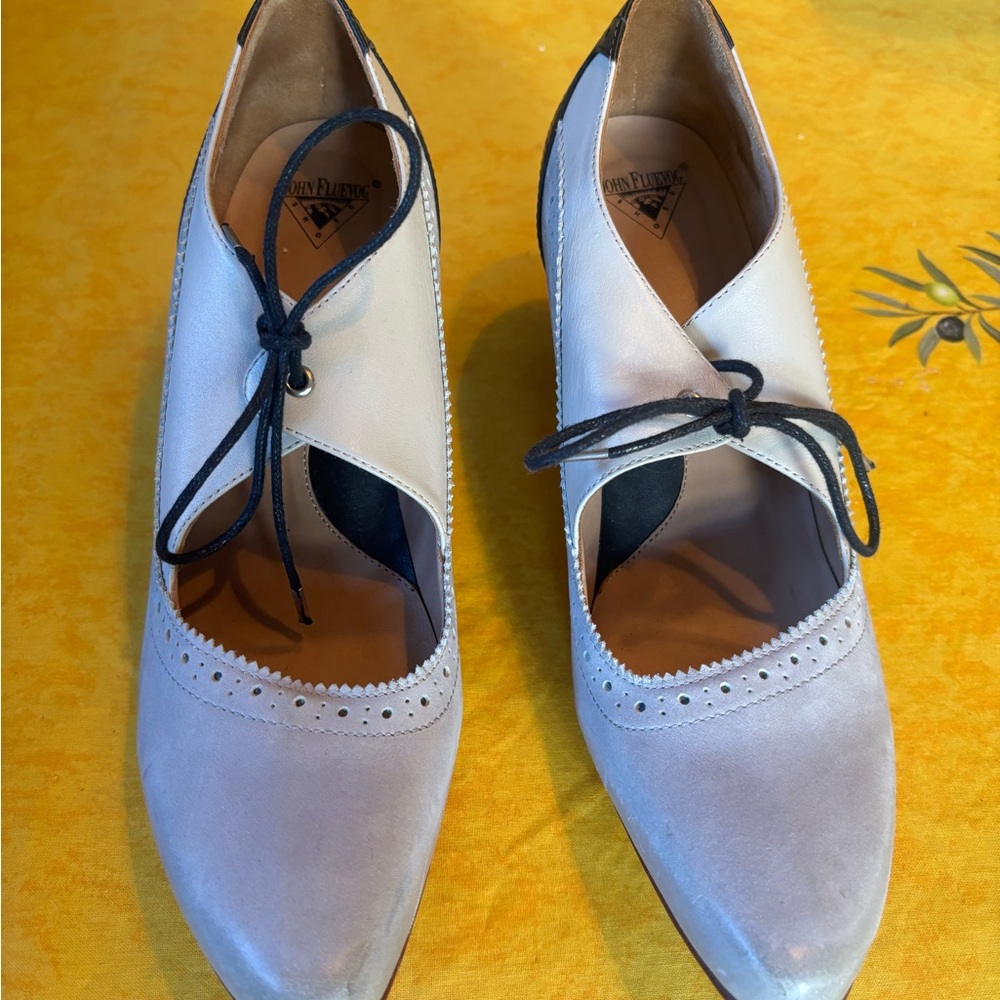 Elegant Women's Lace-Up Shoes